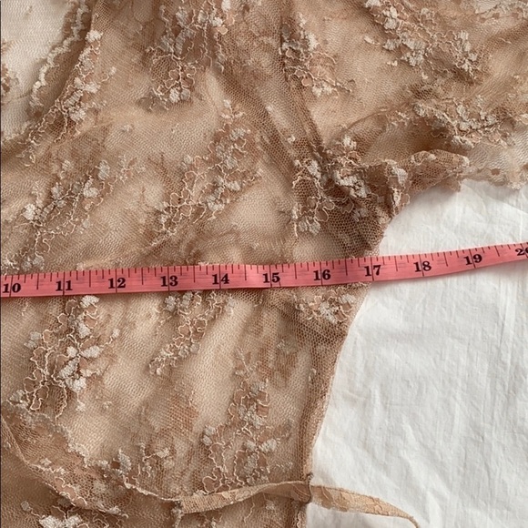 Maddie Gold Nude Lace Wrap Top M/L - Picture 7 of 7